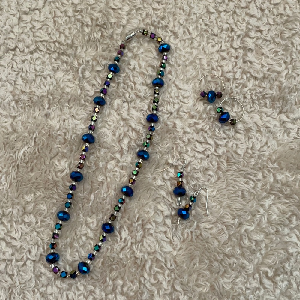 Handmade earrings and necklace set